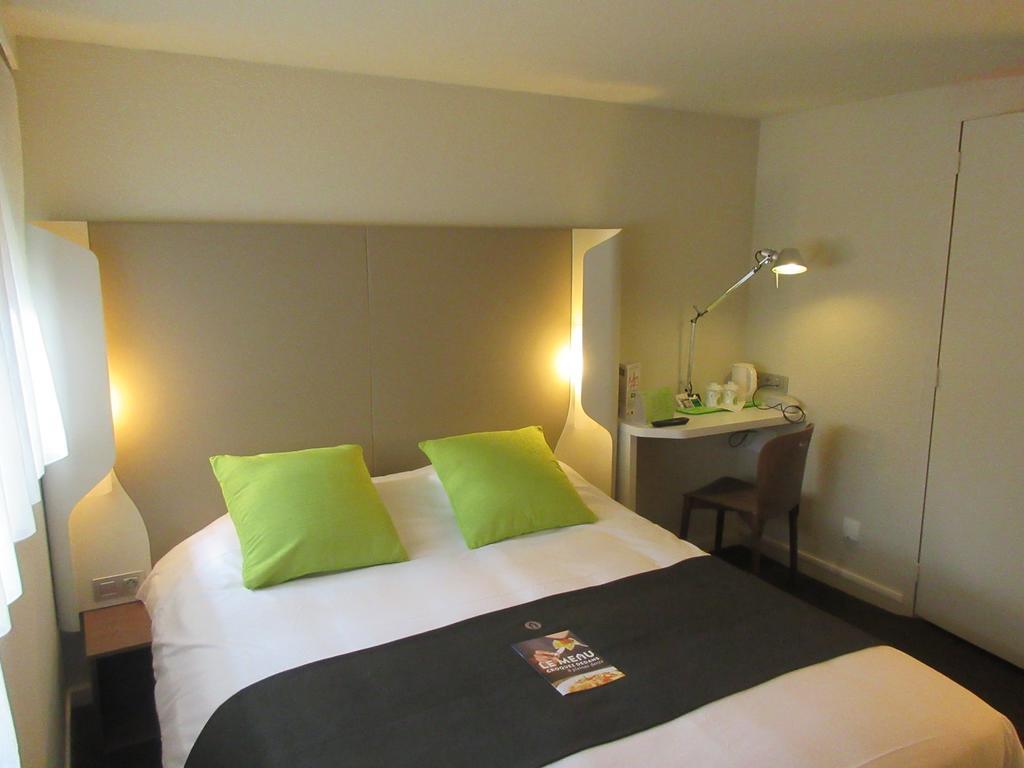 Campanile Bayeux Hotel Room photo